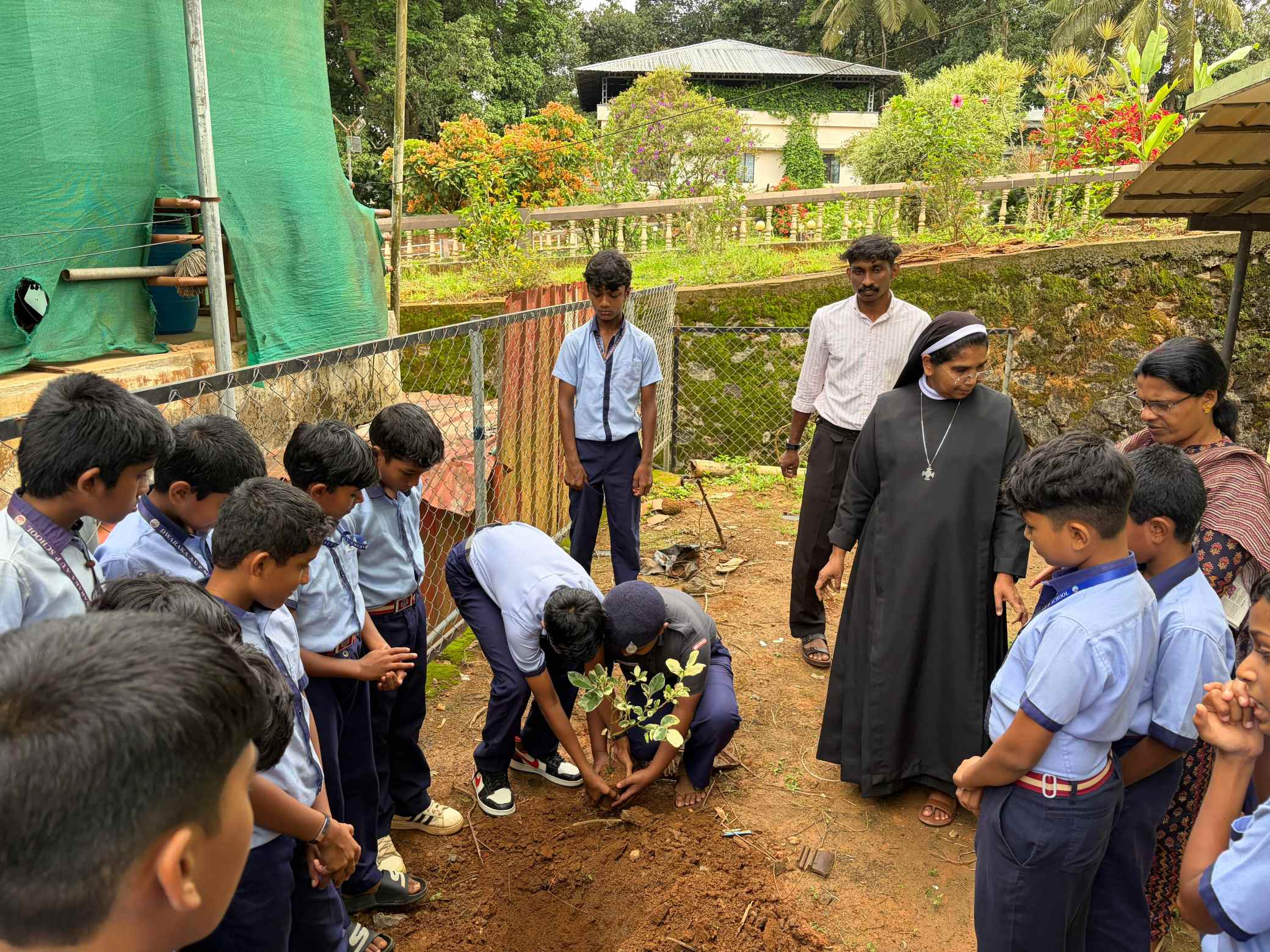 DWARAKA AUP SCHOOL NALLOORNAD